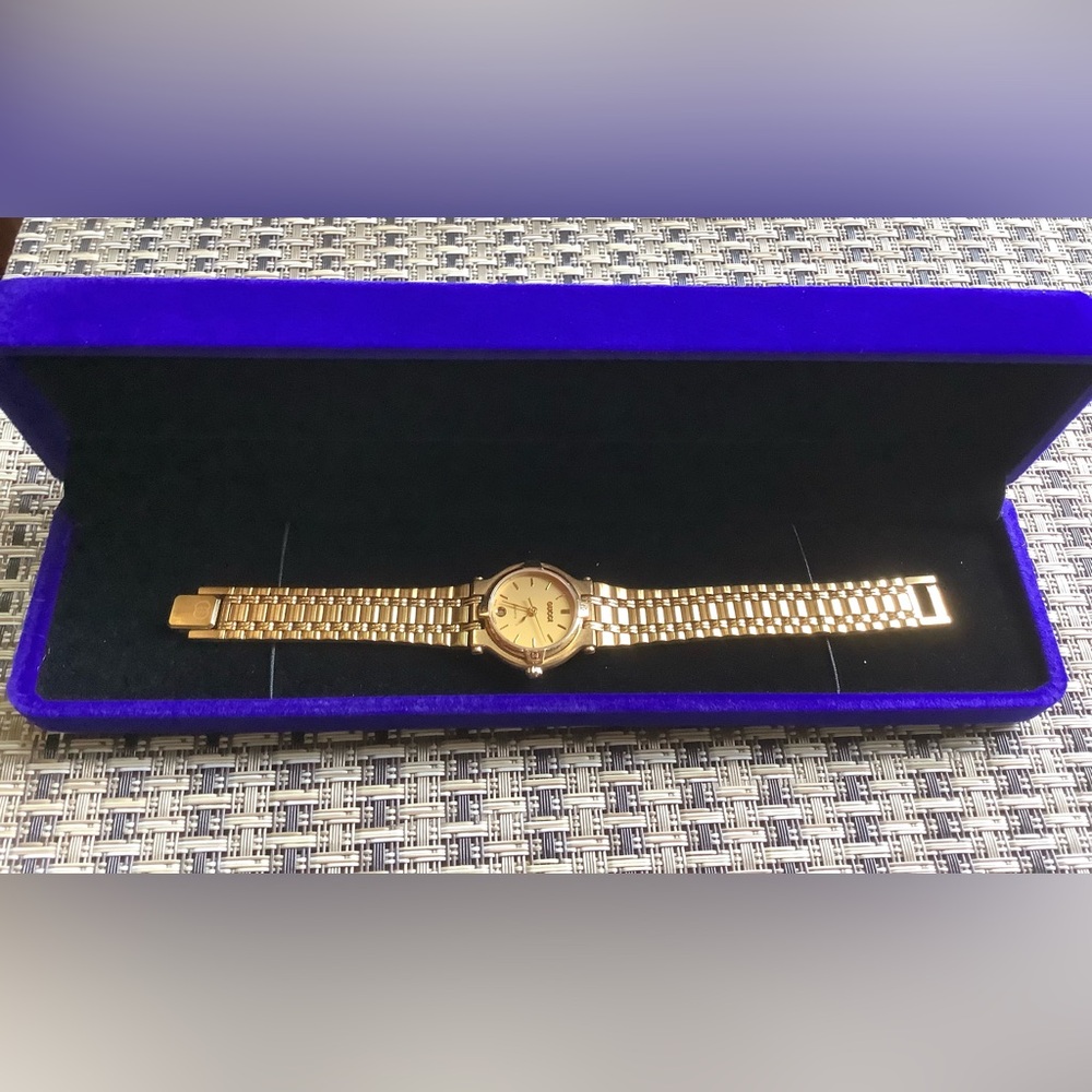 Gucci Ladies Gold Tone Bracelet Watch 💛💛 - Picture 16 of 16